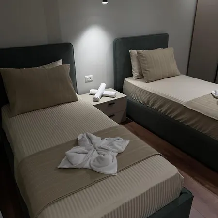Deluxe New Bazaar Apartment *